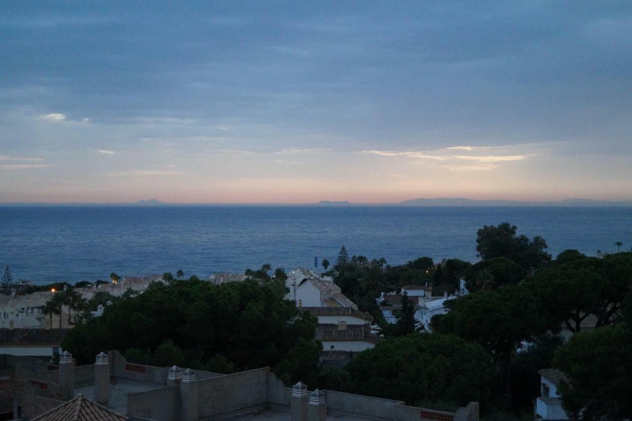 Costabella Penthouse Apartment Marbella Bagian luar foto